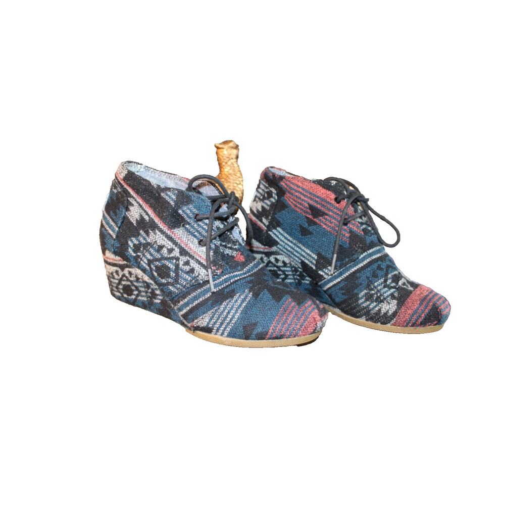 TOMS Women’s Desert Wedge Booties Size 7 – Tribal Aztec Knit Pattern Lace-Up